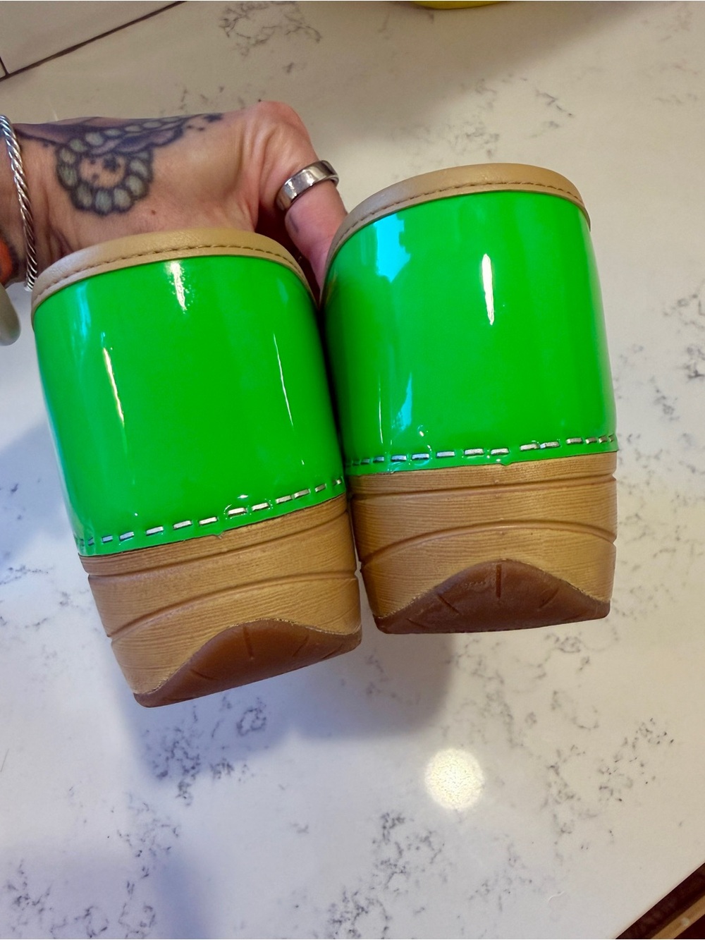 dansko professional XP 2.0 clogs - neon green patent leather 39 8-8.5 - Picture 5 of 9
